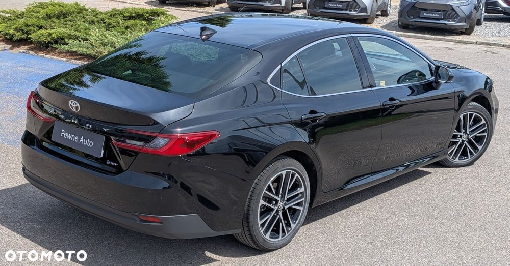 Toyota Camry - 22