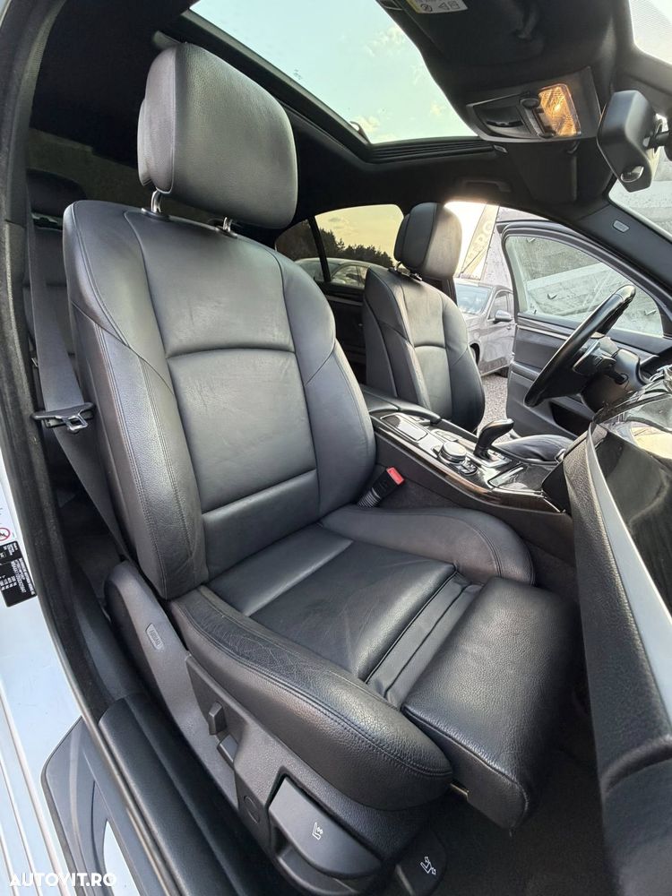 BMW Seria 5 525d xDrive Sport-Aut. Luxury Line - 36