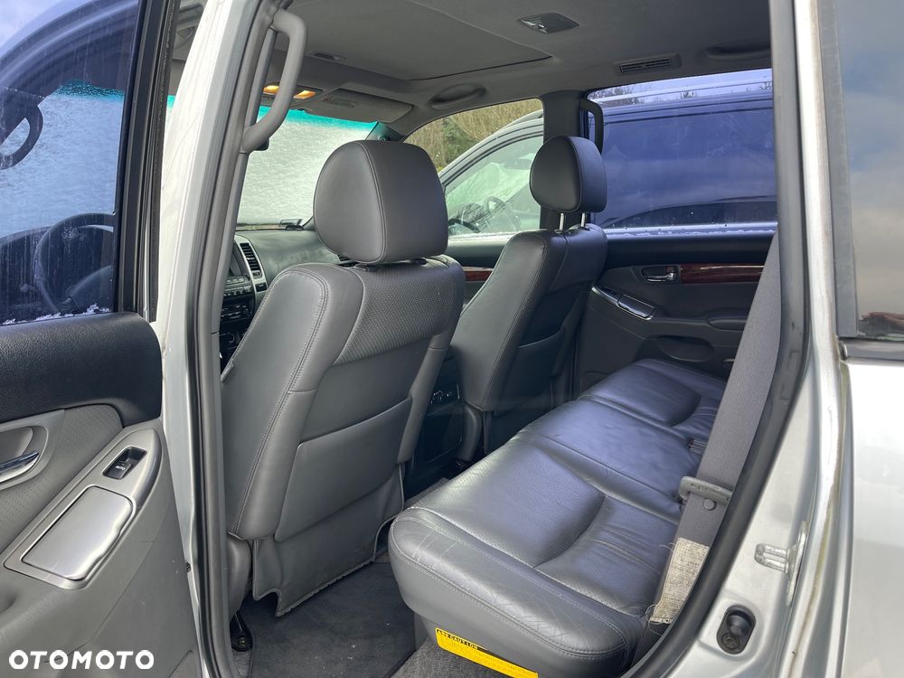 Toyota Land Cruiser - 7