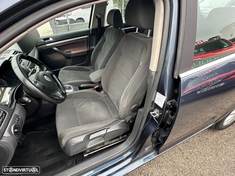 VW Golf Variant 1.9 TDi DPF Confortline DSG - 14