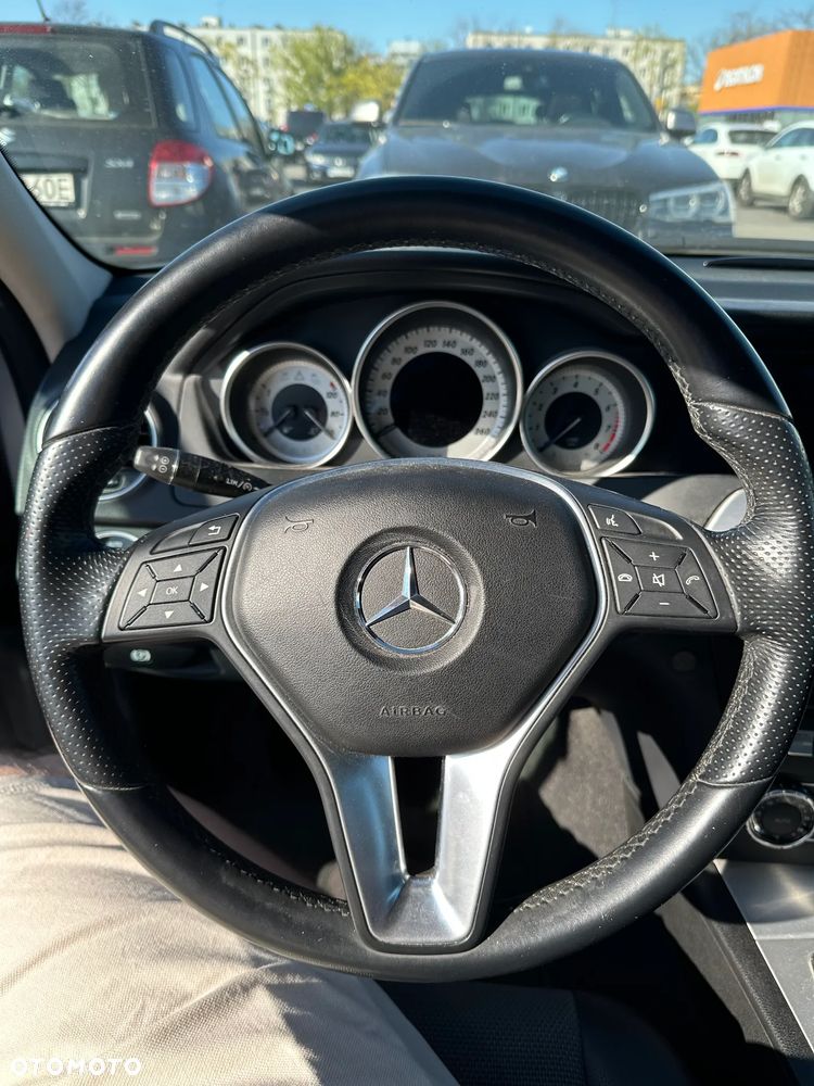 Mercedes-Benz Klasa C 180 CGI Automatik BlueEFFICIENCY Avantgarde - 8