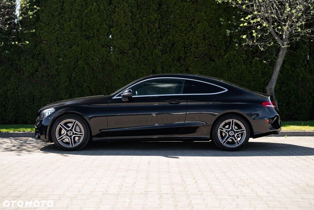 Mercedes-Benz Klasa C 300 9G-TRONIC - 8