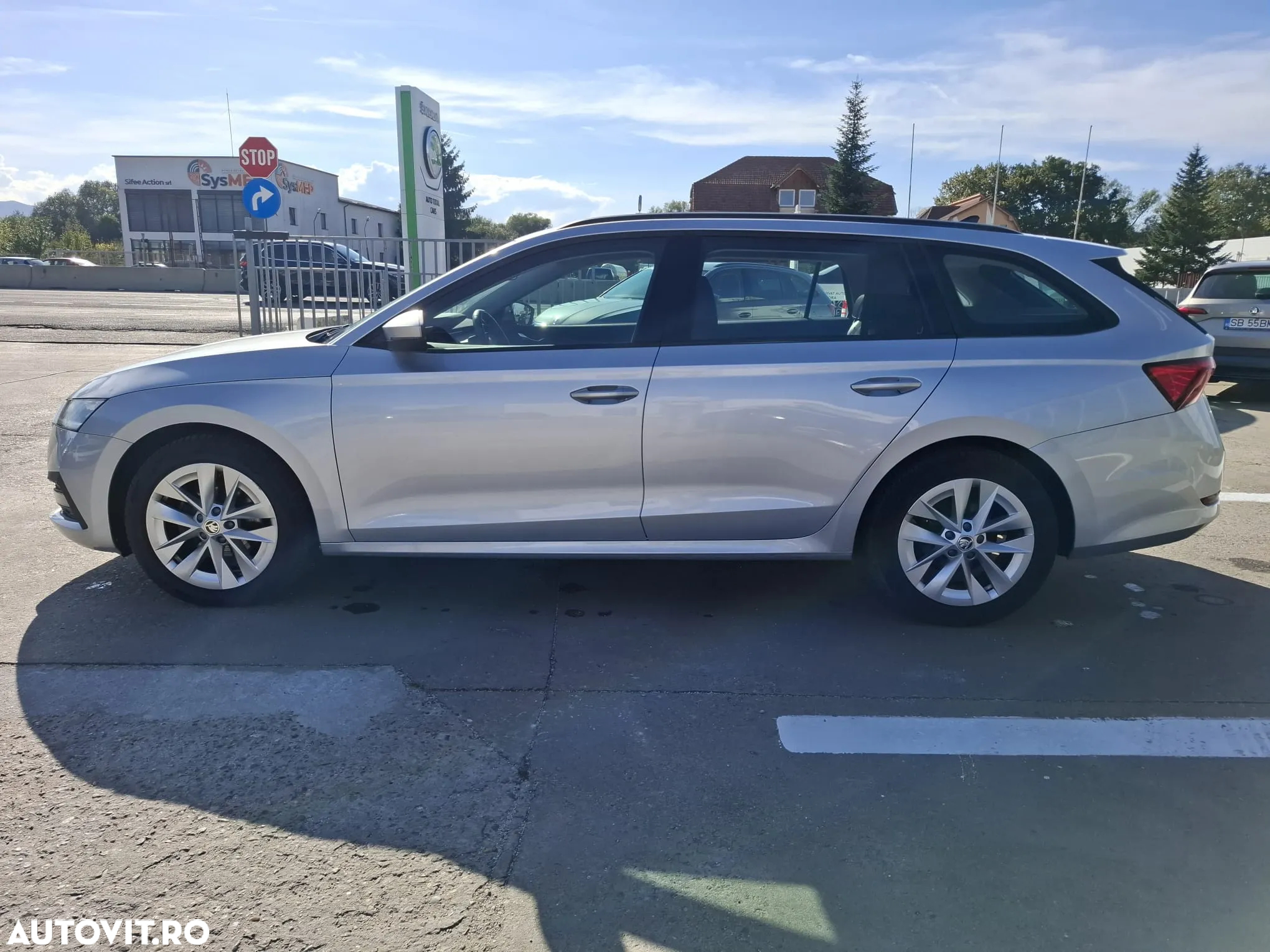 Skoda Octavia Combi 2.0 TDI DSG Style - 4
