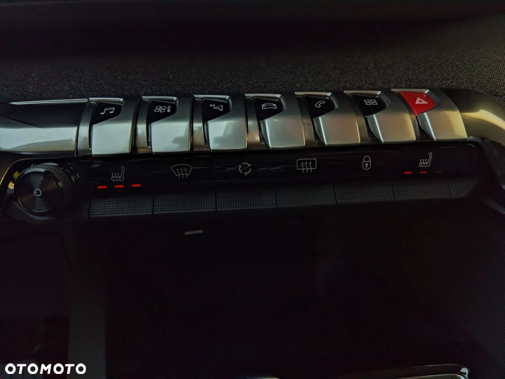 Peugeot 3008 1.2 PureTech Allure Pack S&S EAT8 - 21