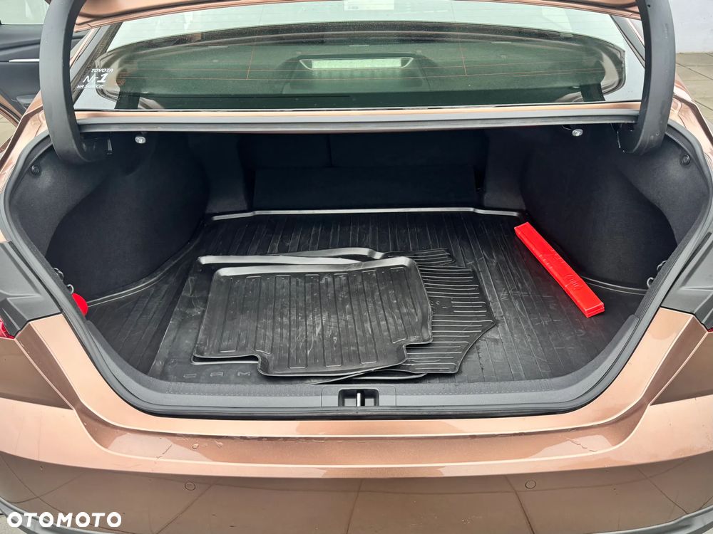 Toyota Camry 2.5 Hybrid Comfort CVT - 7