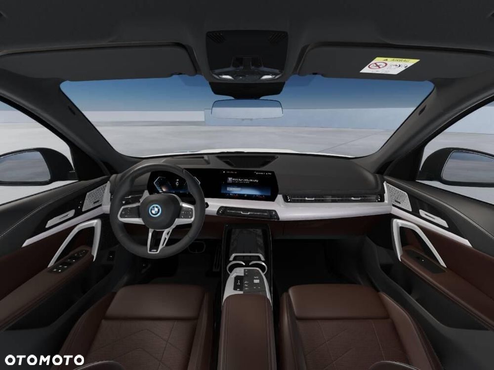 BMW iX1 xDrive30 66.5kWh M Sport - 5