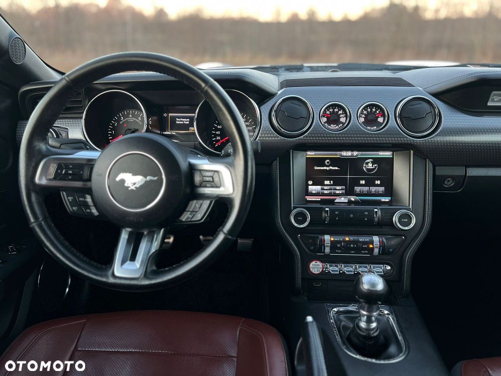 Ford Mustang 2.3 EcoBoost - 25