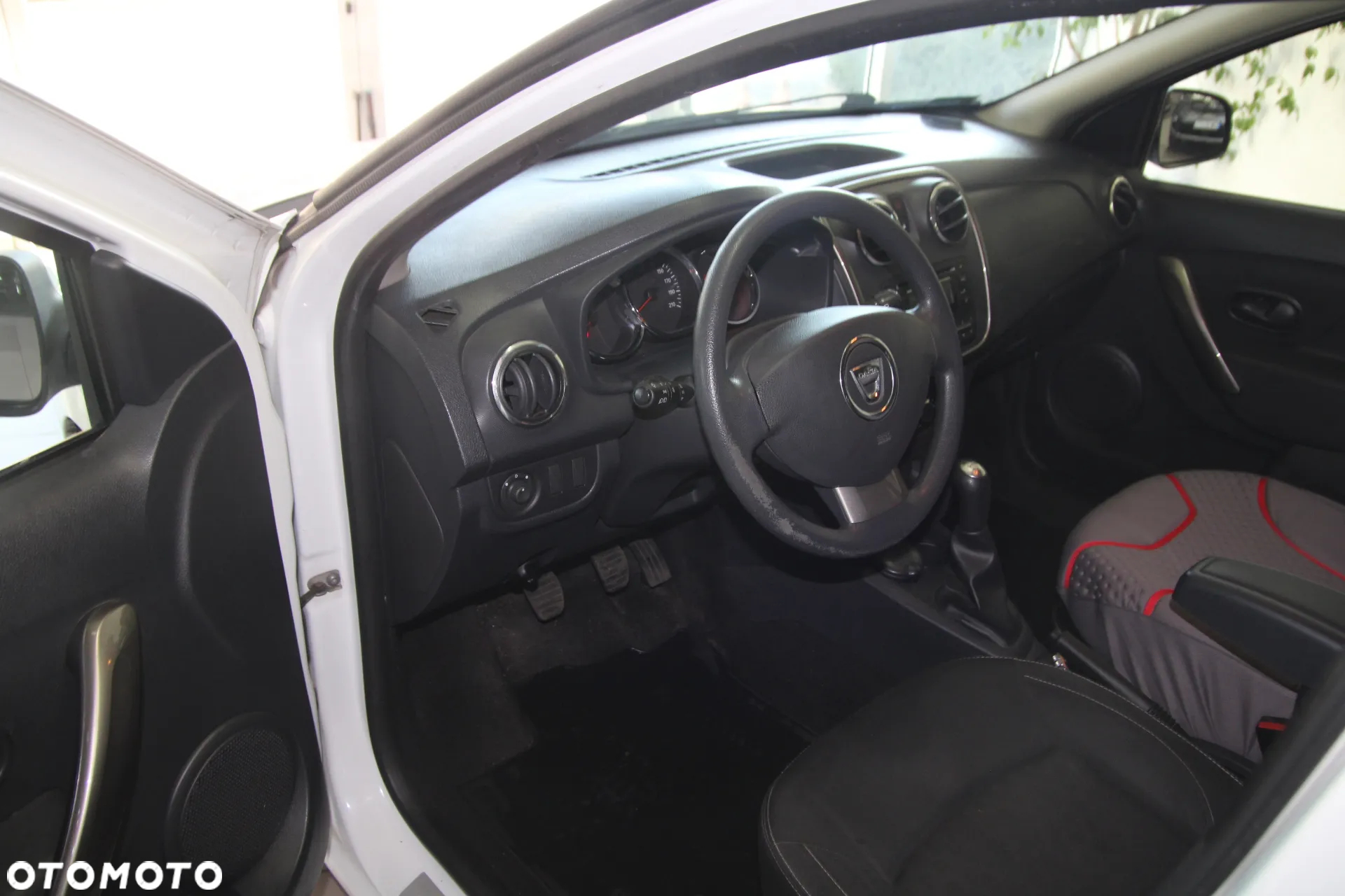 Dacia Sandero 1.2 16V Access - 11