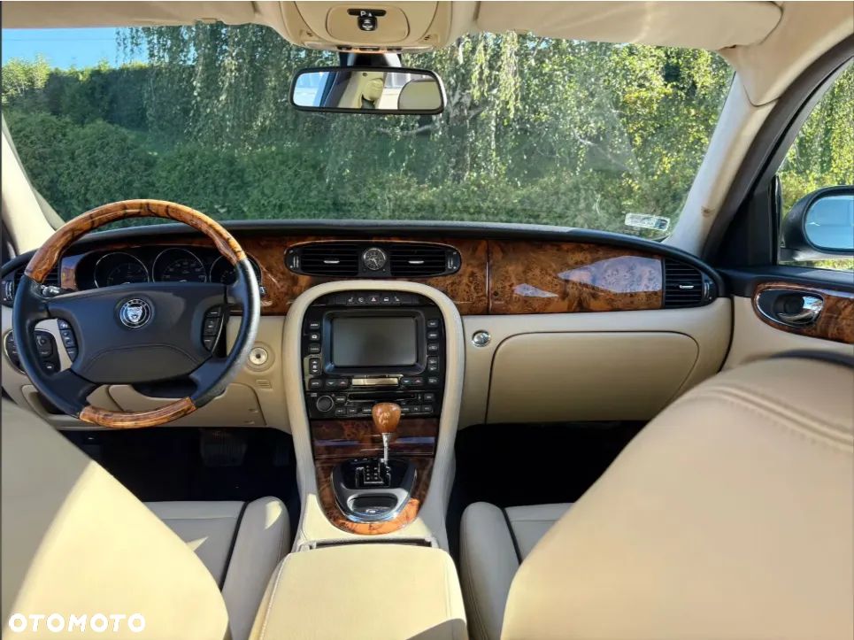 Jaguar XJ XJ6 2.7 Twin Turbo (LWB) Sovereign Last Edition - 10