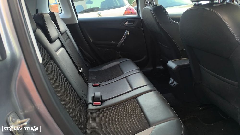 Peugeot 2008 1.6 BlueHDi Allure - 9