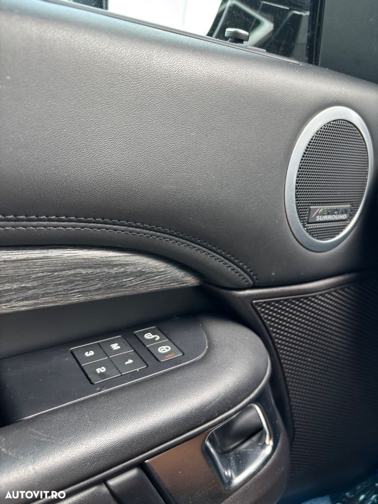 Land Rover Discovery 3.0 L TD6 HSE Luxury - 6