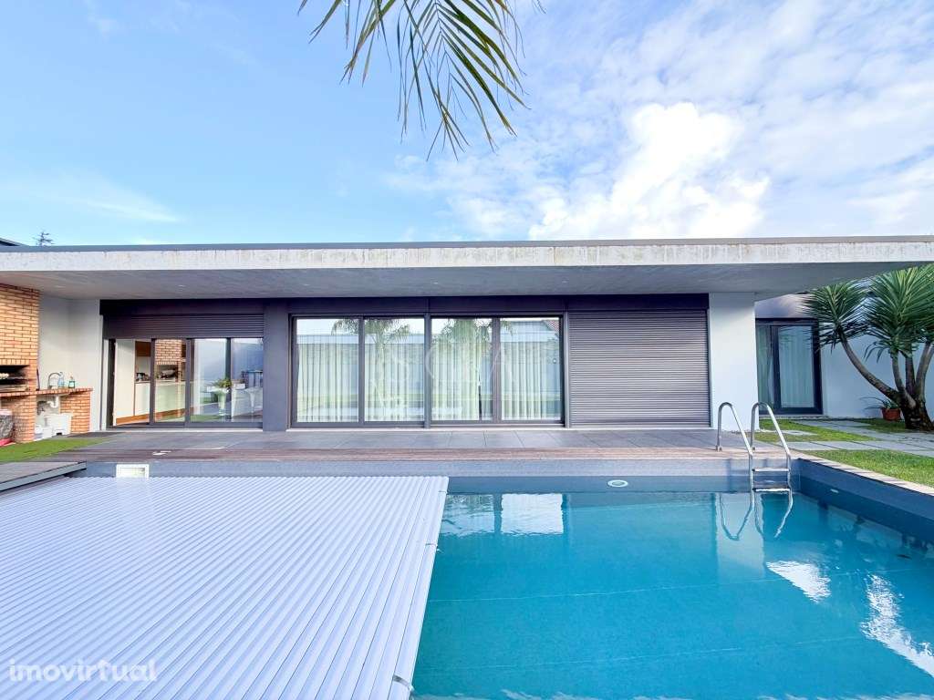 Moradia T3, com piscina, em Arcozelo - Grande imagem: 2/59