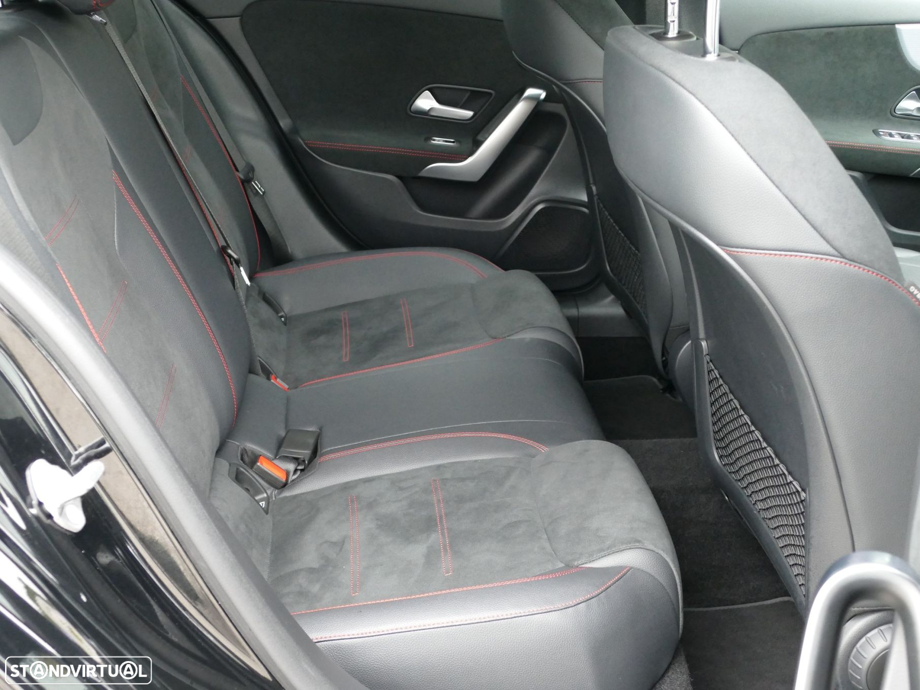 Mercedes-Benz A 250 Limousine e AMG Line - 19