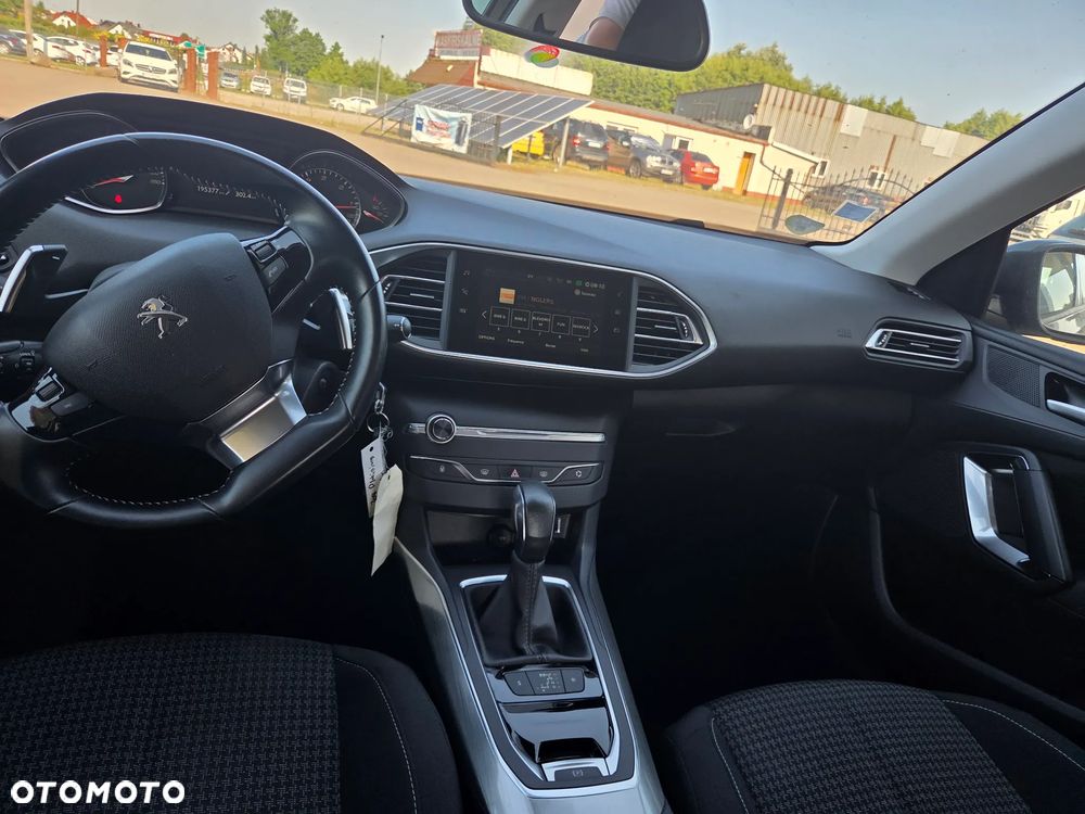 Peugeot 308 BlueHDi 130 EAT6 Stop & Start Active - 29