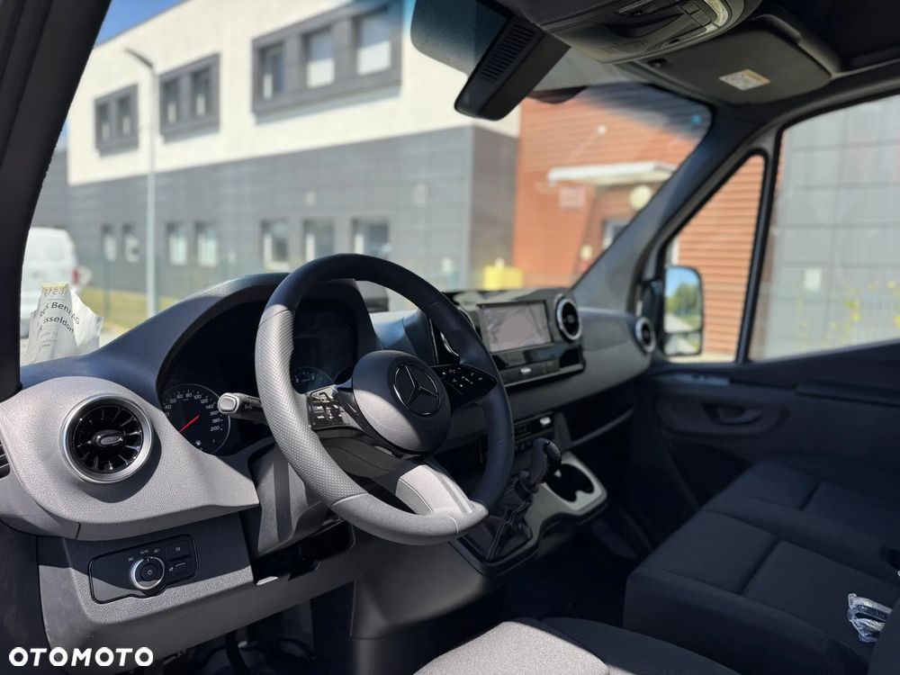 Mercedes-Benz Sprinter - 9