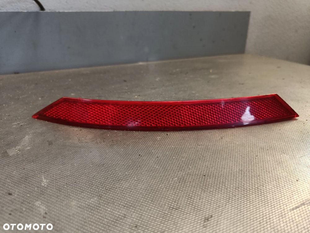 Odblask tylnego zderzaka Seat Leon 3 III Kombi Prawy 5F9945106C - 1
