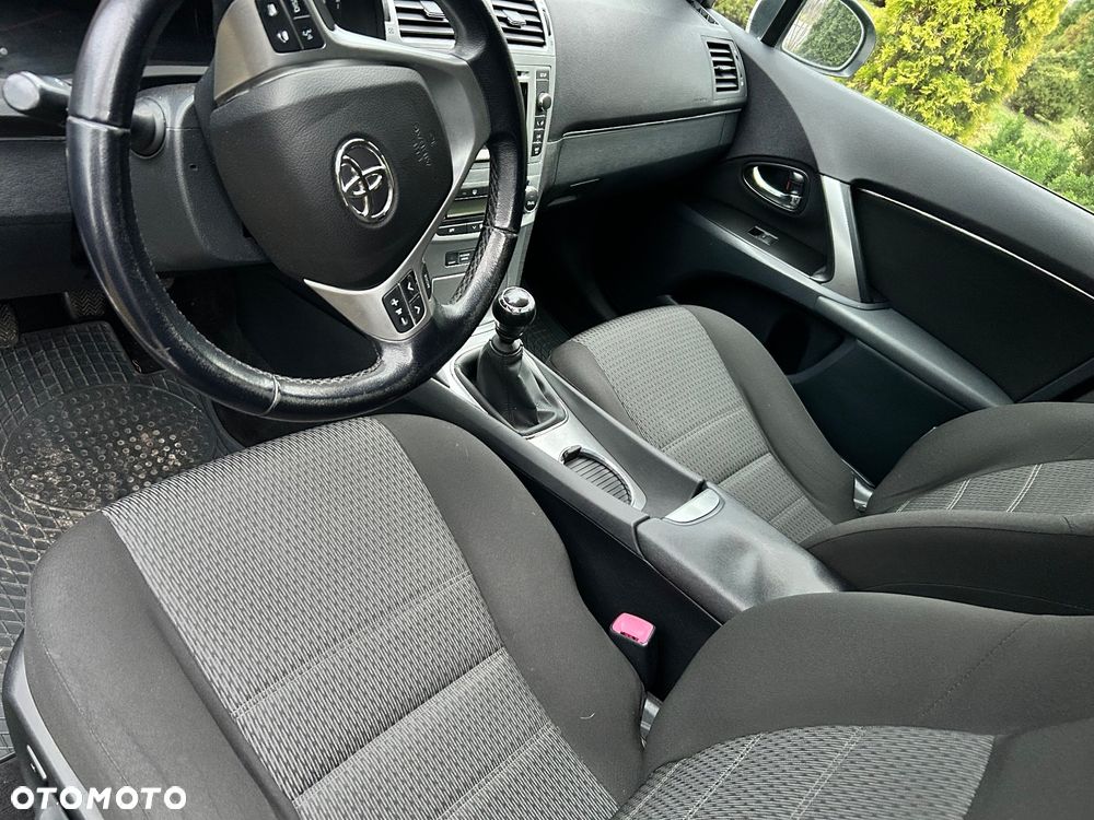 Toyota Avensis - 5