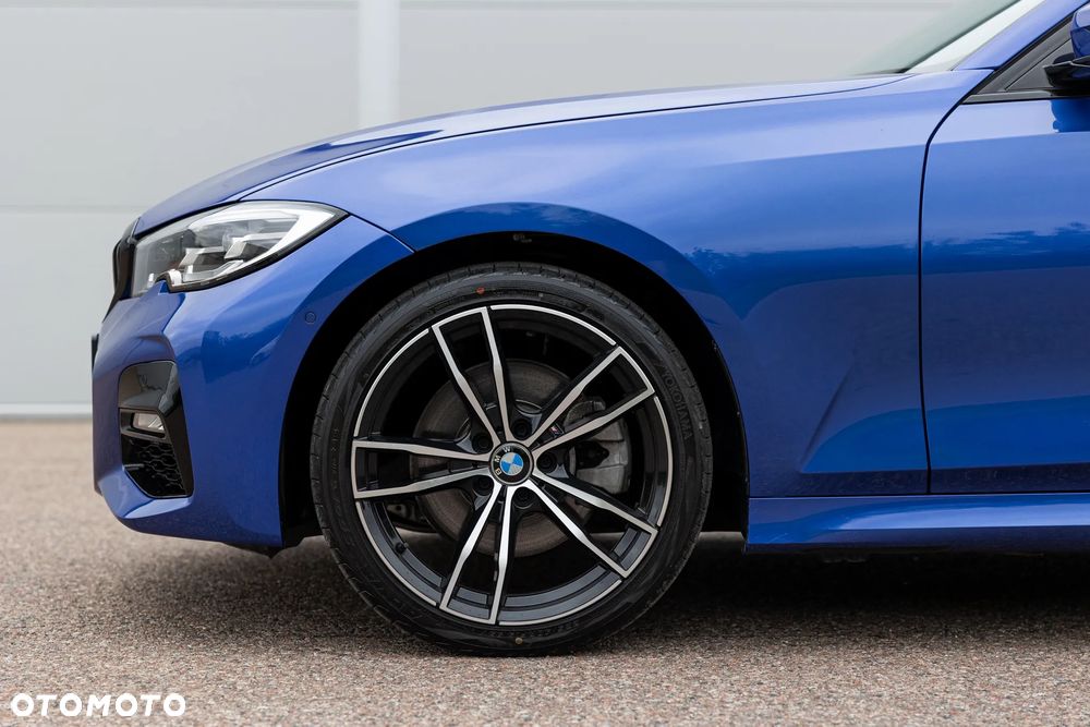 BMW Seria 3 330i xDrive M Sport - 8