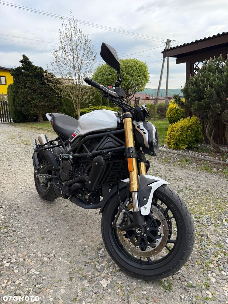 Benelli 752 S - 4