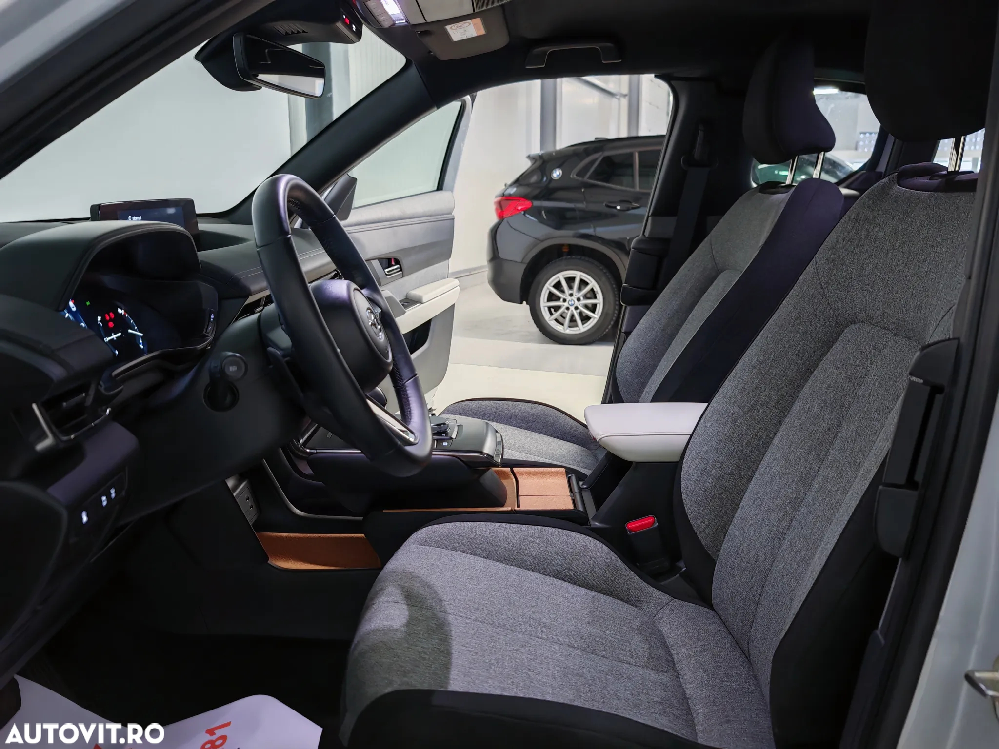 Mazda MX-30 e-Skyactiv EV Advantage (Modern Confidence) - 22
