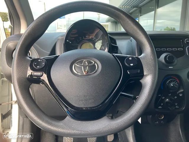 Toyota Aygo 1.0 - 8
