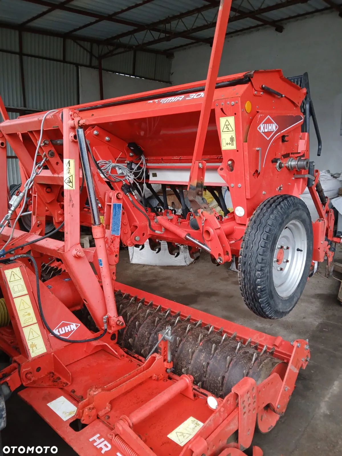 Kuhn HR303 +Premia 300 - 1