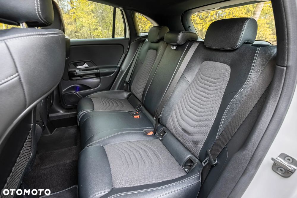 Mercedes-Benz GLA 200 Business Edition - 18