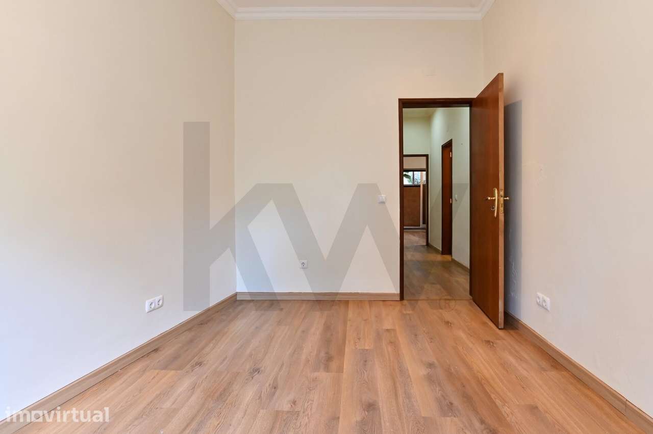Apartamento com Potencial de Renovação no coração da Penha de França - Grande imagem: 5/27