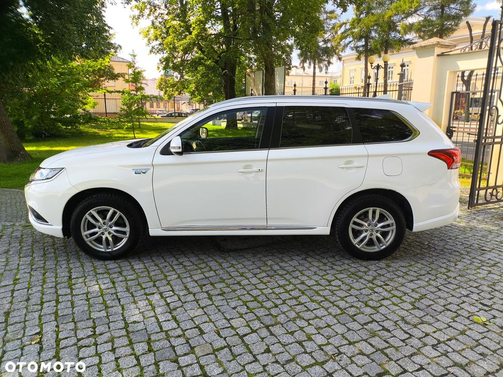 Mitsubishi Outlander 2.4 4WD - 17