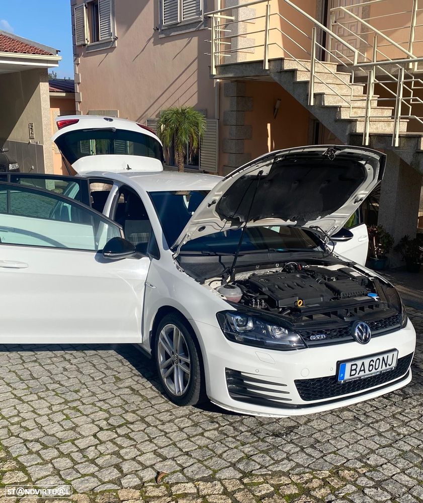 VW Golf 2.0 TDI GTD DSG - 4