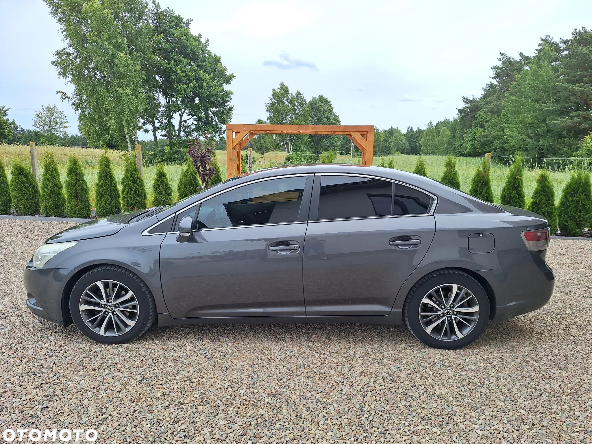 Toyota Avensis - 2