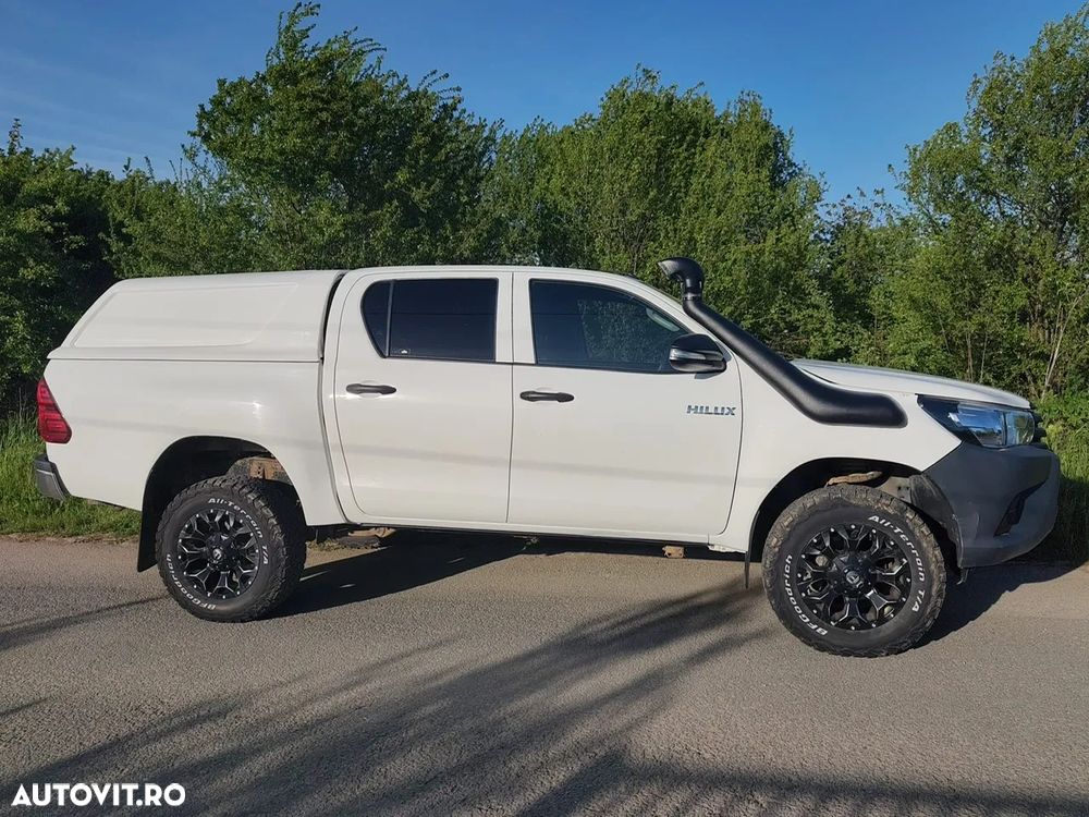 Toyota Hilux 4x4 Double Cab M/T Style - 10