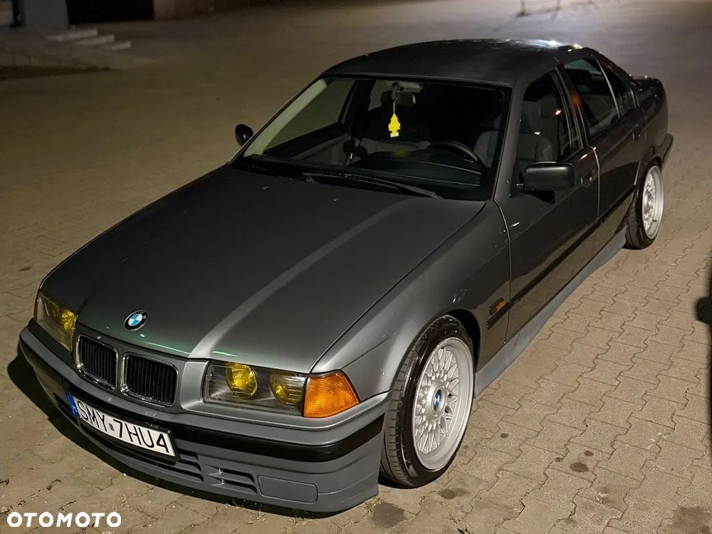 BMW Seria 3 320i - 1