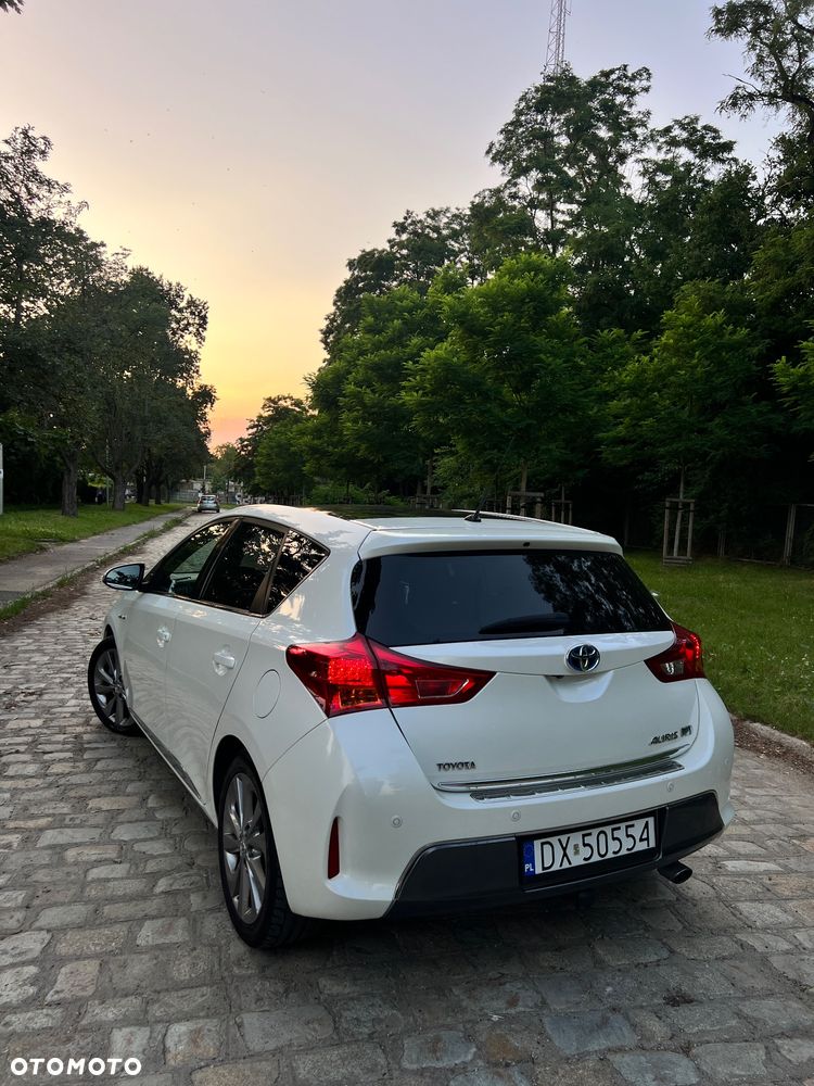 Toyota Auris 1.8 HSD Sol - 10