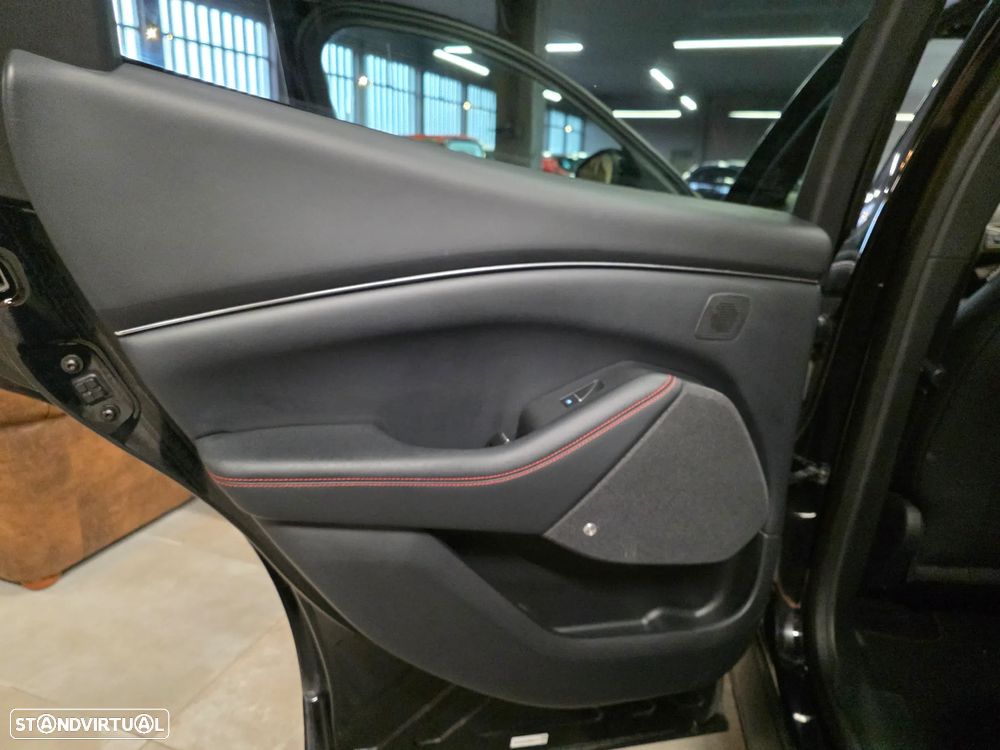 Ford Mustang Mach-E AWD PREMIUM - 33