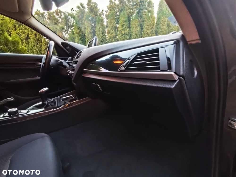 BMW Seria 1 118d - 22