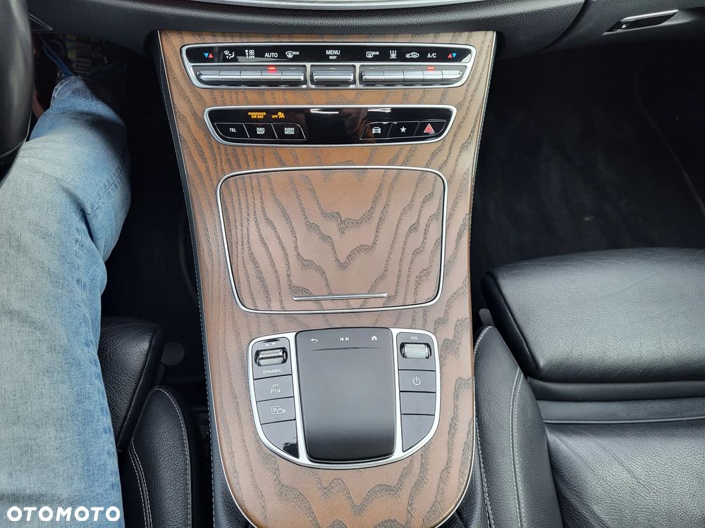 Mercedes-Benz Klasa E - 16