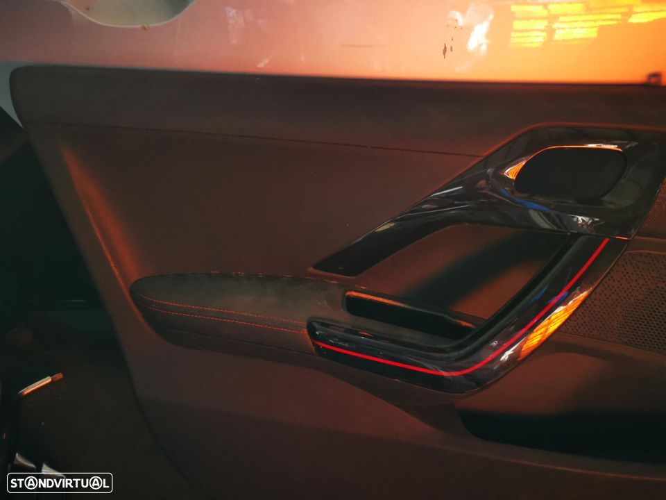 PEUGEOT 2008 FORRA / QUARTELA PORTA FRENTE ESQUERDA - Z194 - 2
