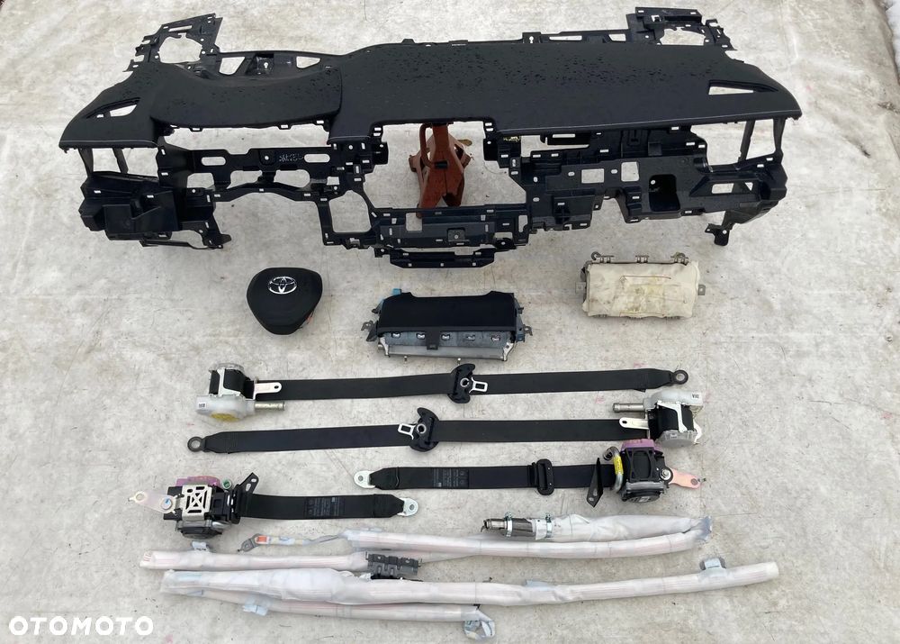 TOYOTA COROLLA E21 DESKA KONSOLA KOKPIT PULPIT PÓŁKA PARAPET DASHBOARD wymiana od REKI NA MAGAZYNIE  Raz2 !!! - 5