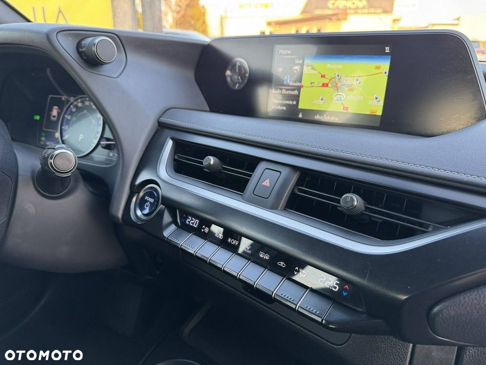 Lexus UX - 19