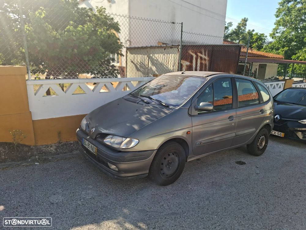 Renault Scénic 1.4 16V RTE - 3