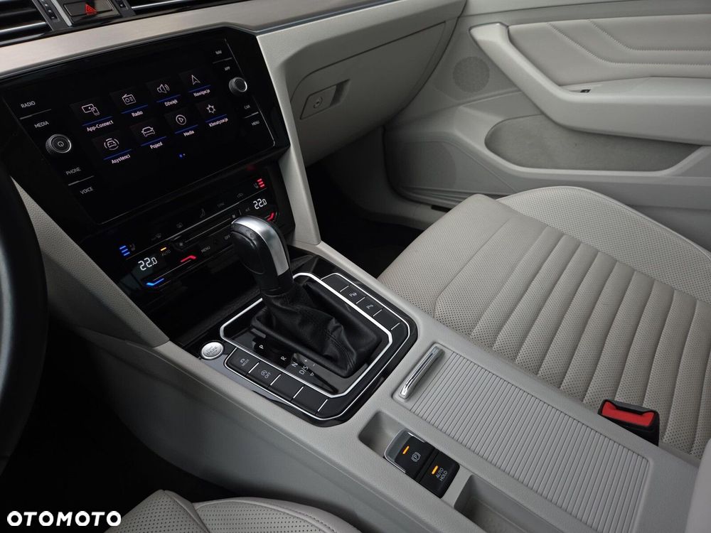 Volkswagen Passat 2.0 TDI Elegance DSG - 15