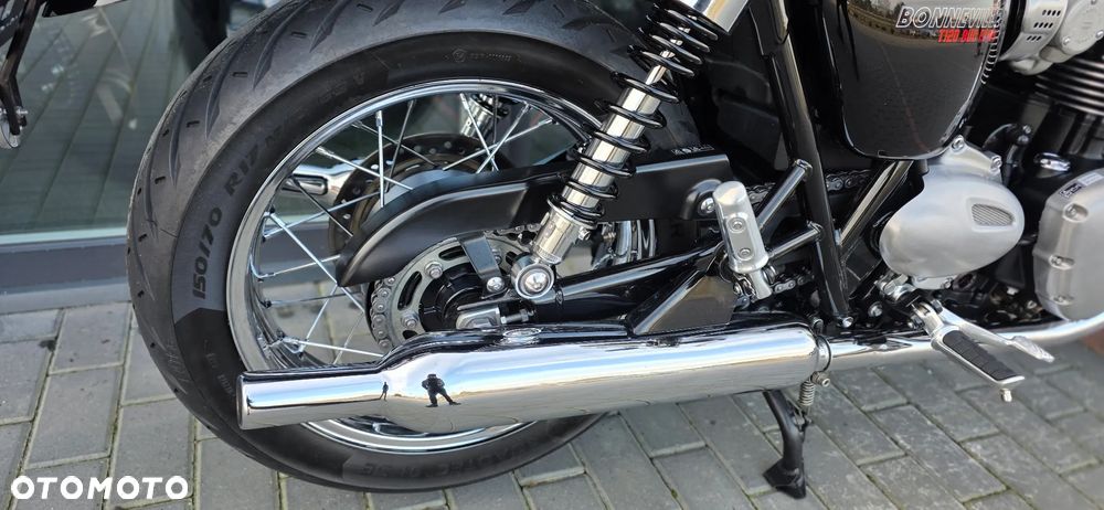 Triumph Bonneville - 23