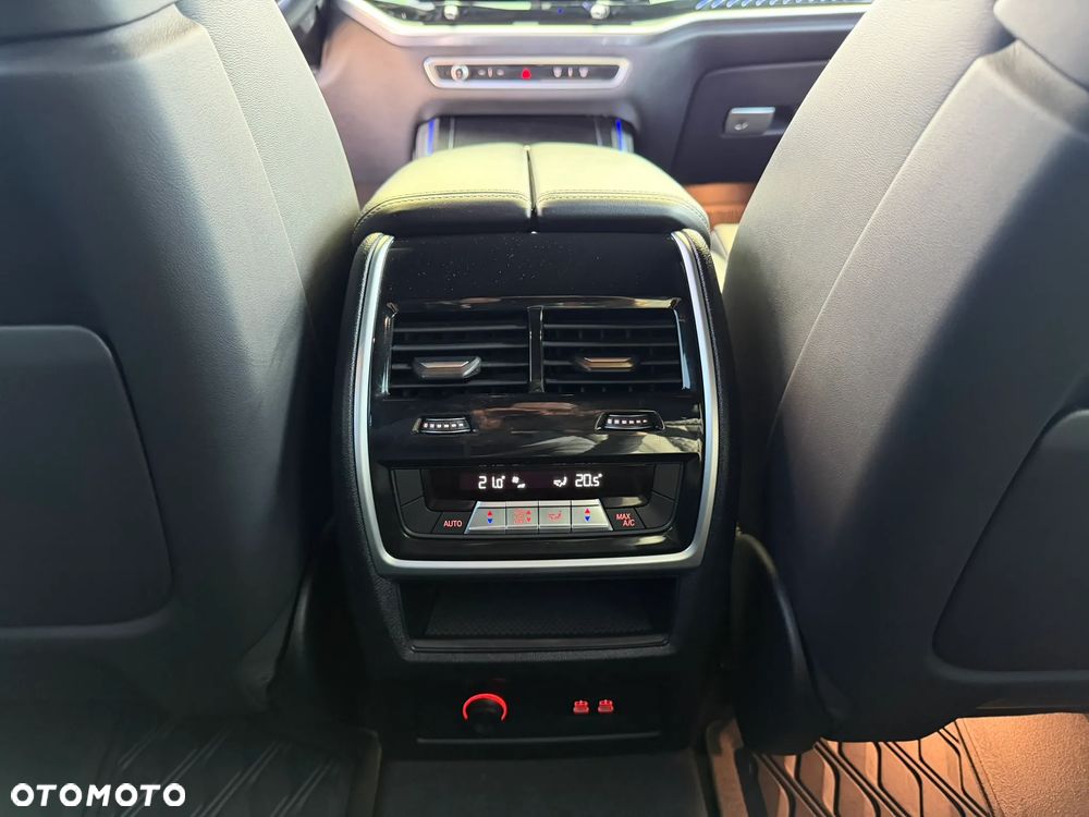 BMW X7 M60i xDrive mHEV sport - 13