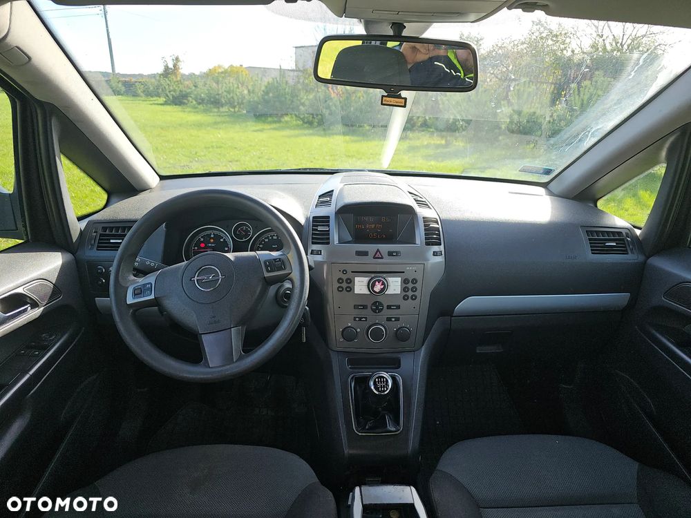 Opel Zafira 1.9 CDTI Essentia - 9