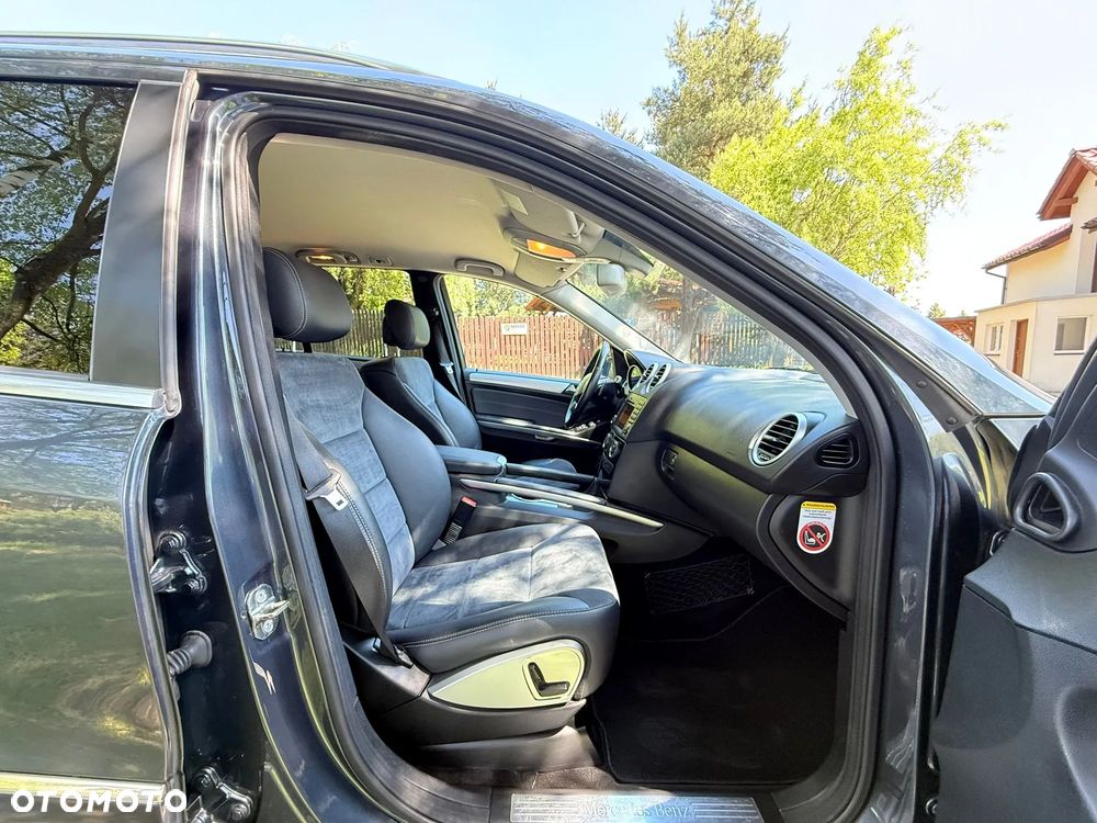 Mercedes-Benz ML - 26