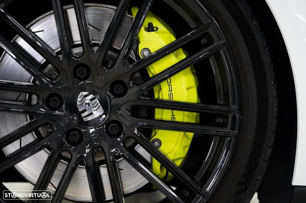 Porsche Panamera Sport Turismo 4 E-Hybrid - 21