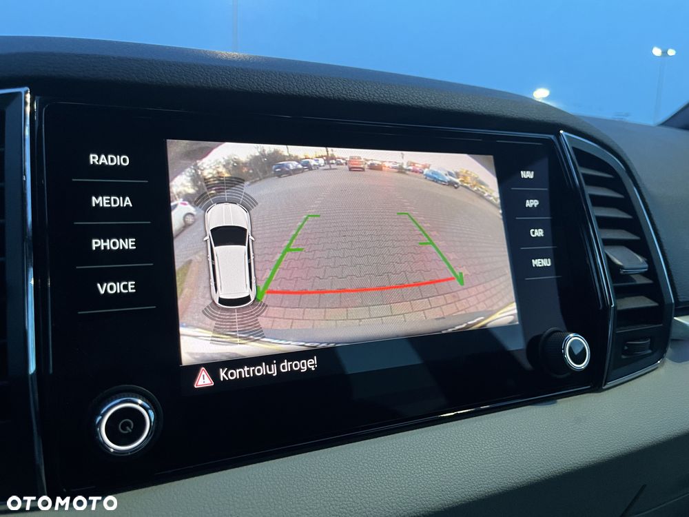 Skoda Karoq 2.0 TDI SCR 4x4 Style DSG - 9