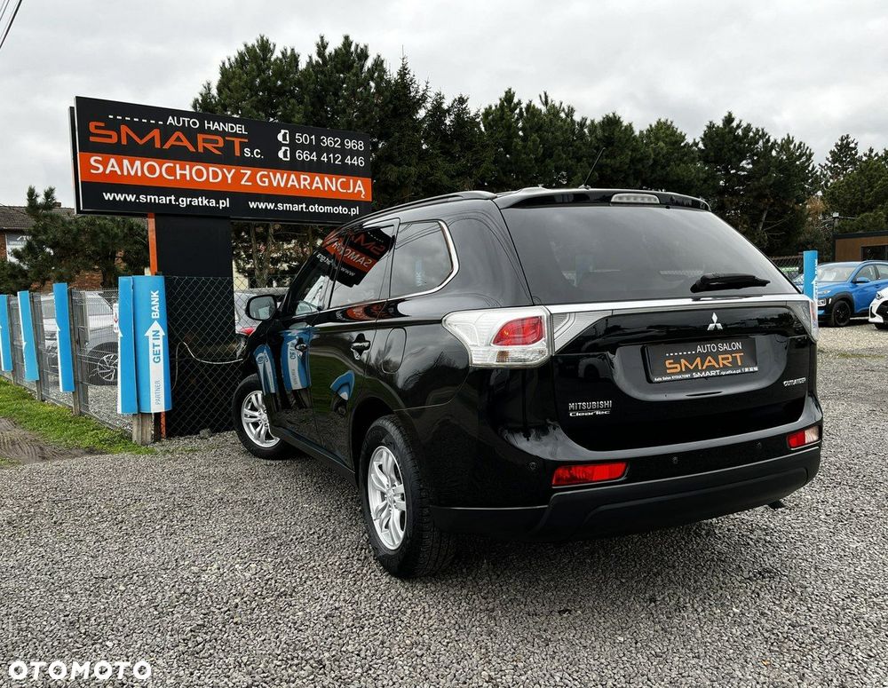 Mitsubishi Outlander 2.0 Instyle + 4WD CVT - 3
