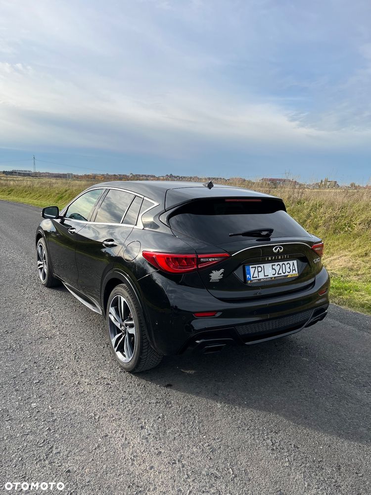 Infiniti Q30 1.6t DCT Sport City Black - 5